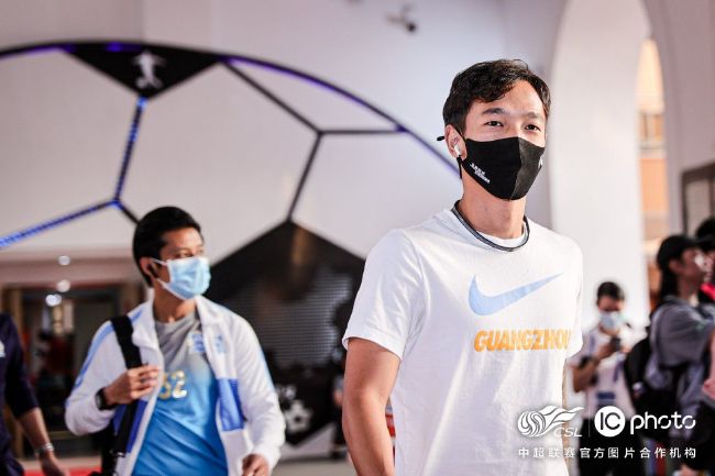 而爱情公寓的各位兄弟姐妹也会前往日本助阵，但似乎这趟旅行并不顺利